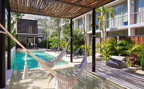 Stylish Condo For 4 Rooftop & Pool Access